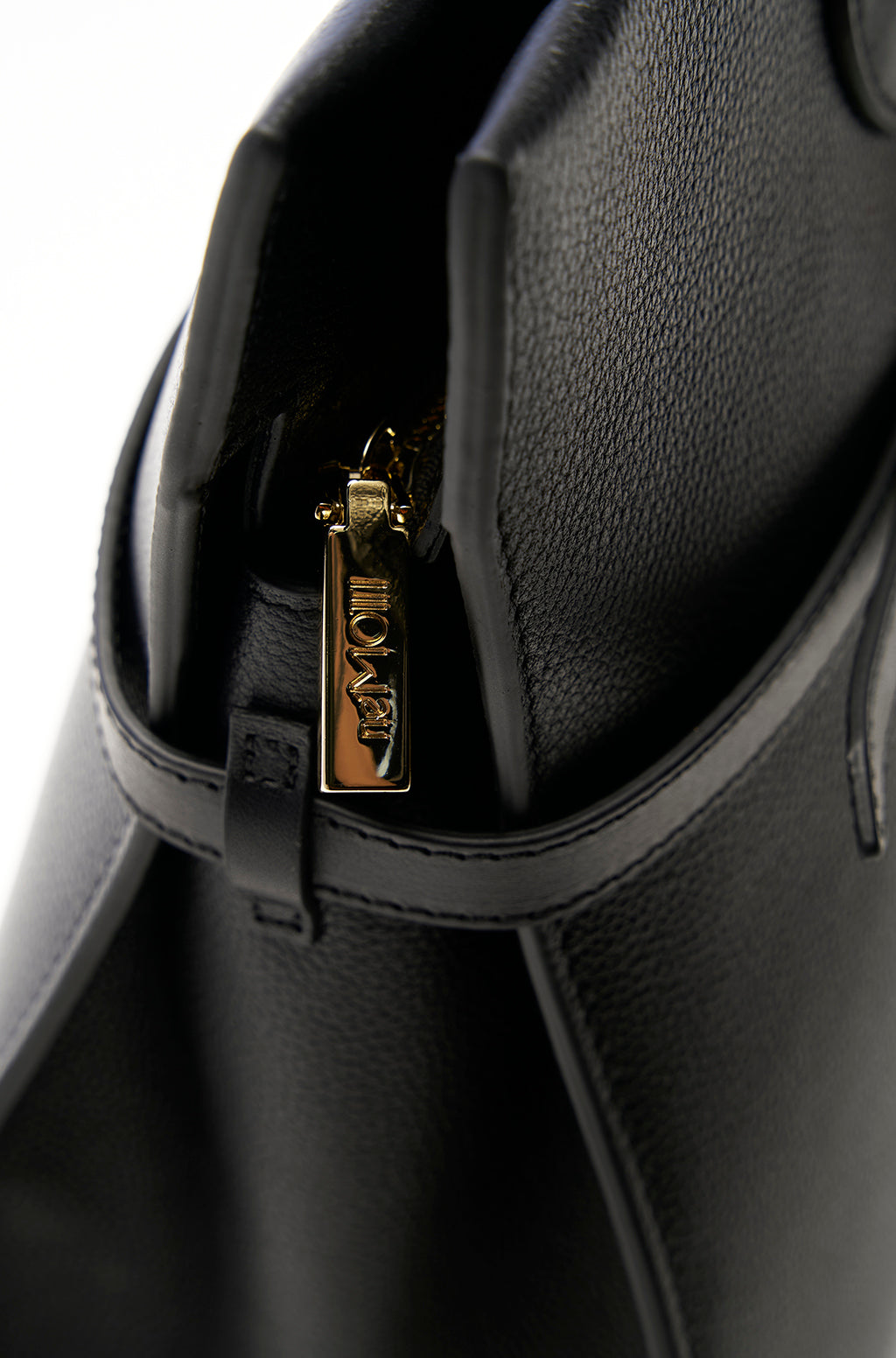 Tote bag in leather with Safty Pin/Belt detail