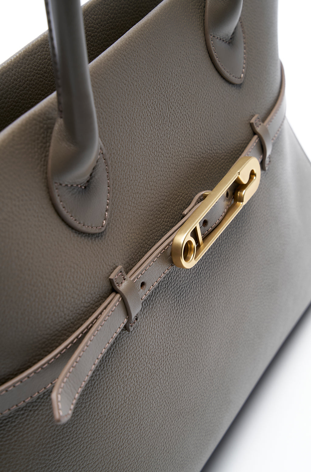 Tote bag in leather with Safty Pin/Belt detail
