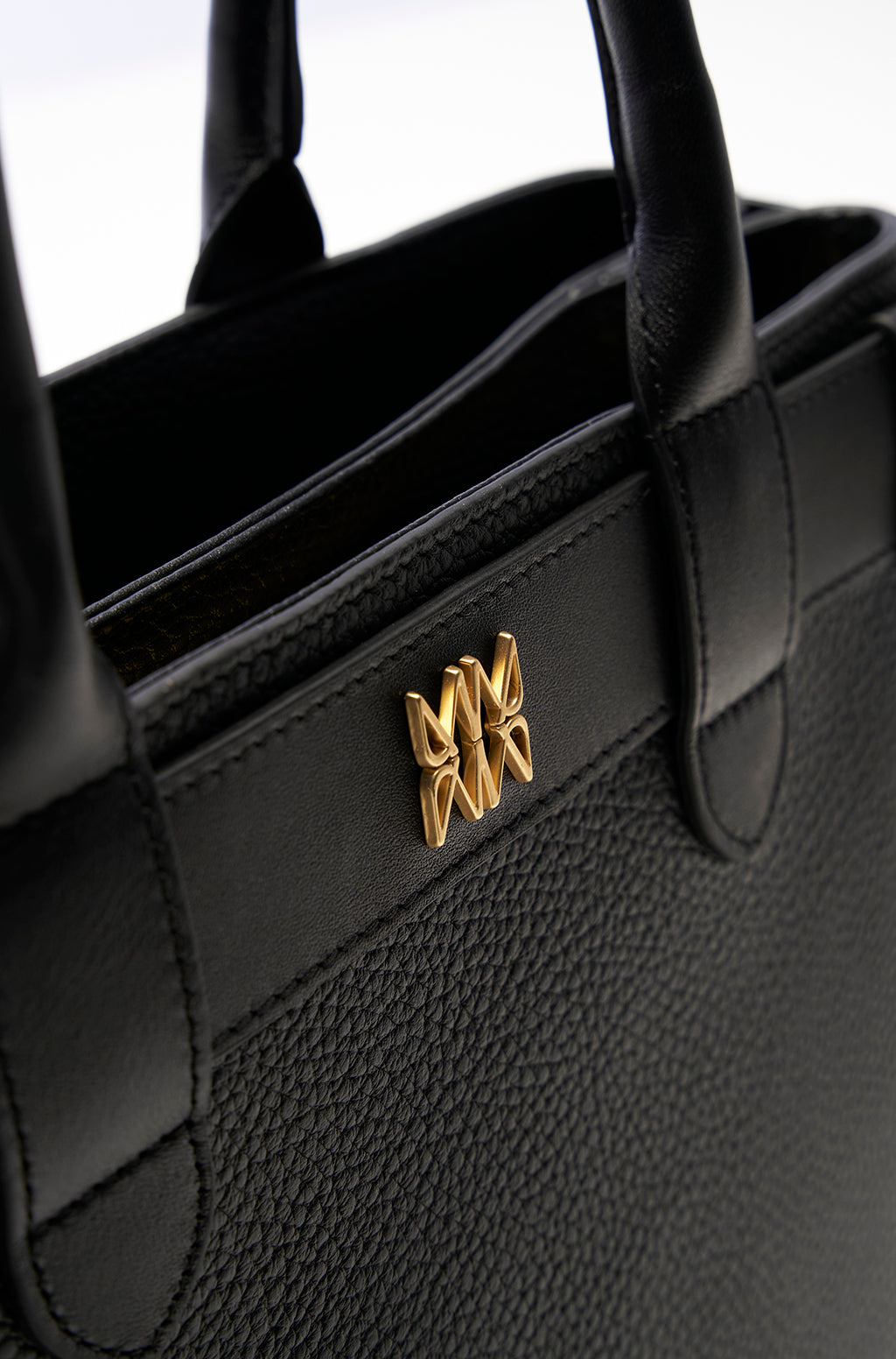 Tote bag in leather with belt detail
