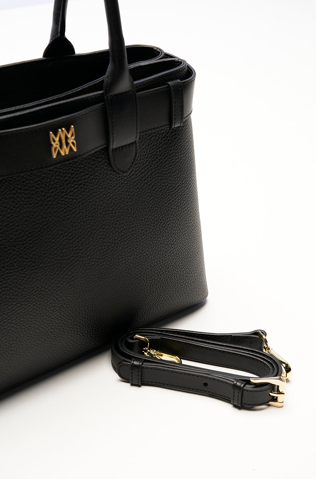 Tote bag in leather with belt detail