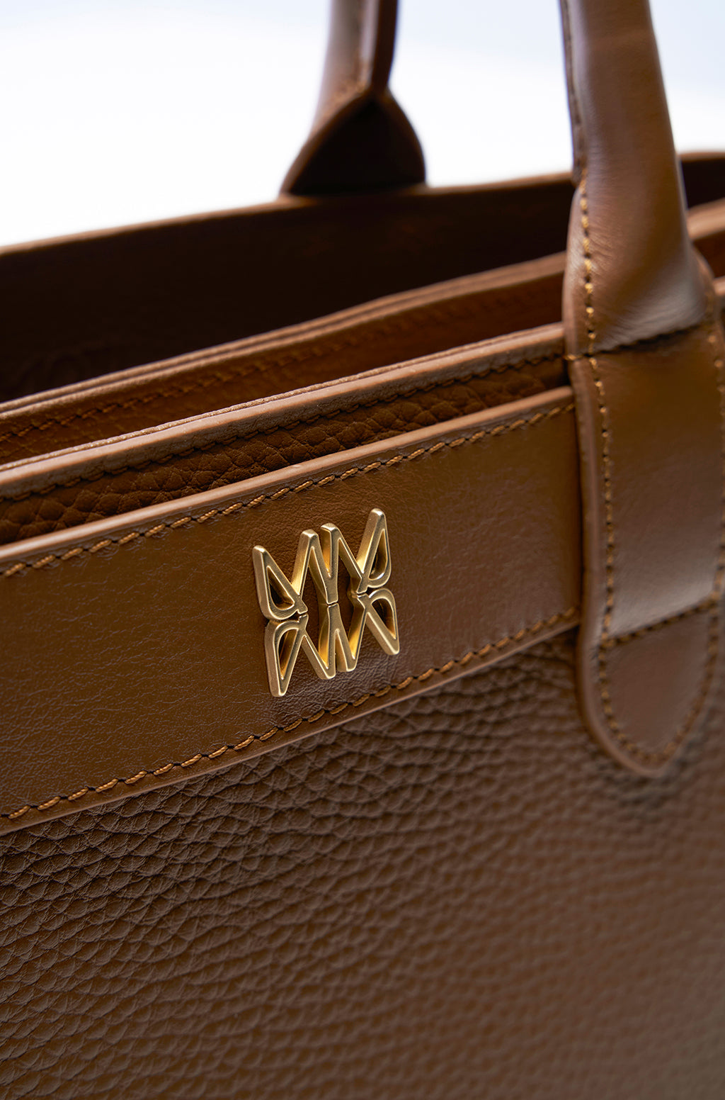 Tote bag in leather with belt detail