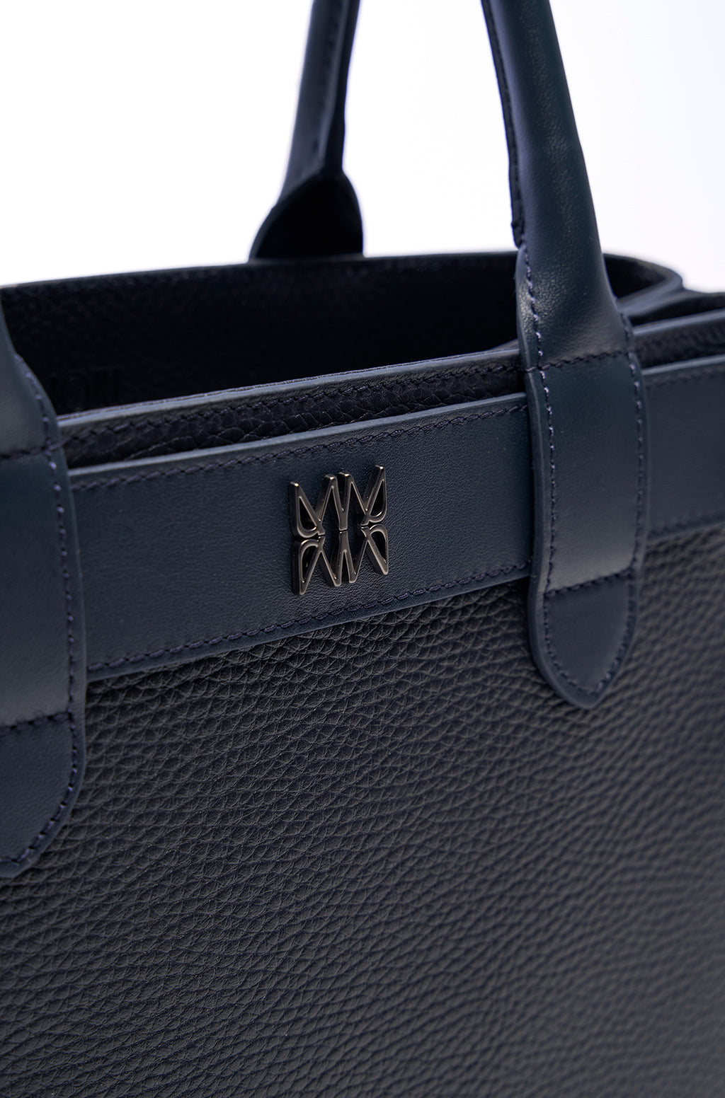 Tote bag in leather with belt detail